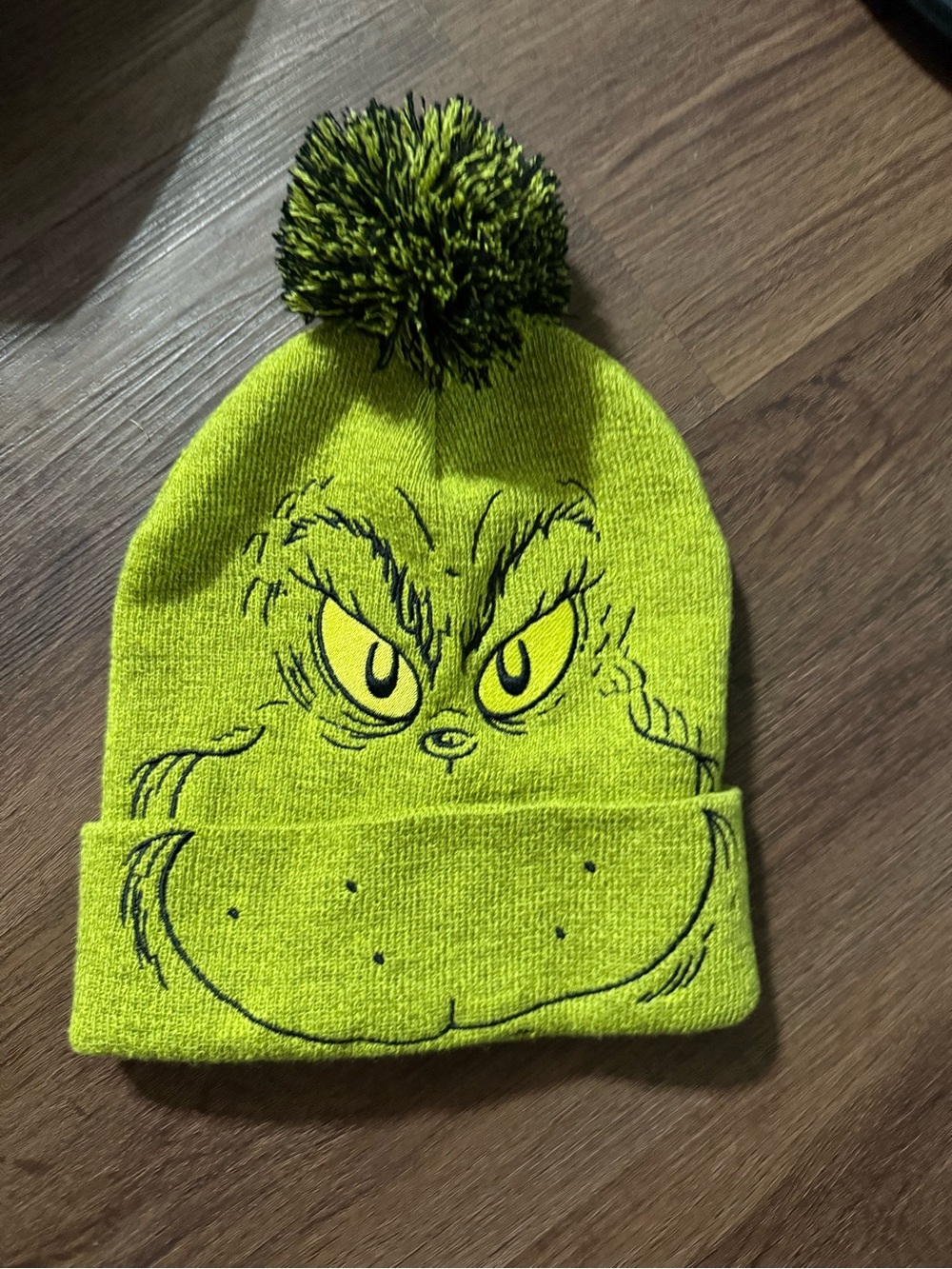 Pom-Pom Beanie Hat - Green Grinch Design